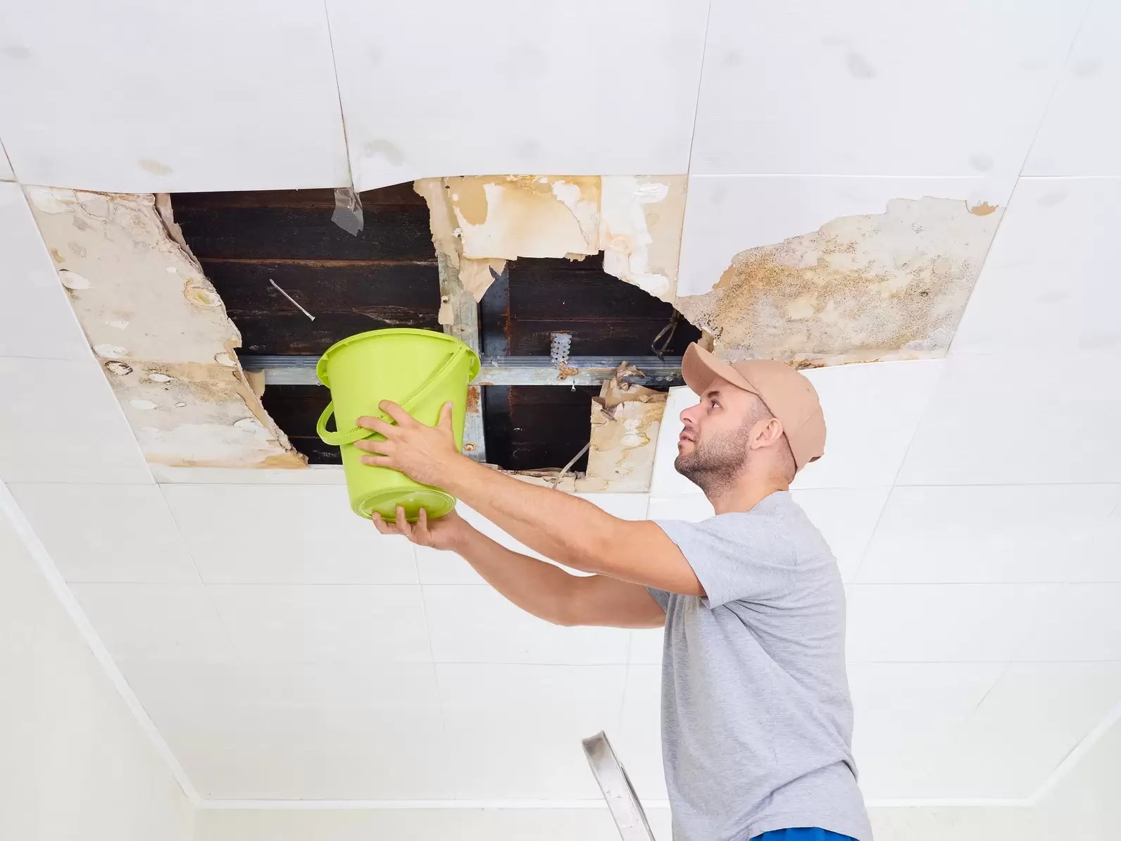 Choosing the Right Restoration Contractor to Repair Water Damage: What to Look For